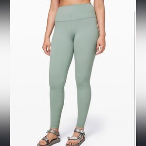 Iululemon align palm court